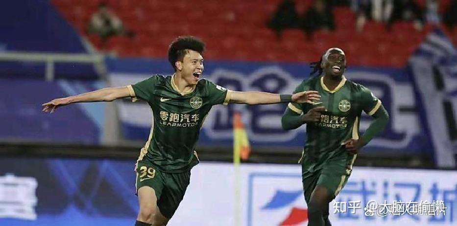 中超｜掘金晋级，争议判罚的简单介绍