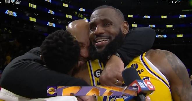 湖人队球星产生内讧,球队面临困难挑战 湖人队球星产生内讧,球队面临困难挑战