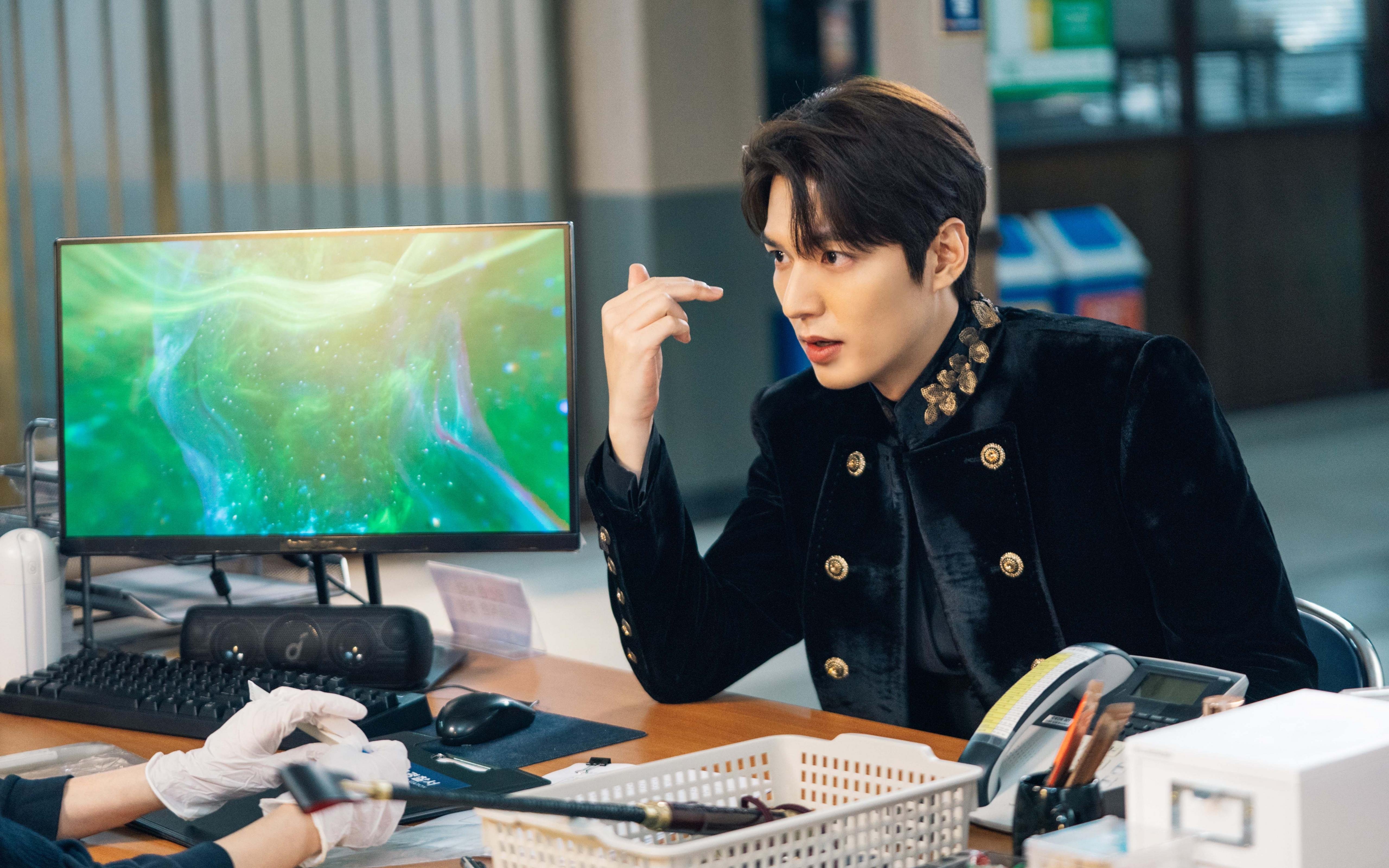 双城记，深圳铁血逆袭，文班亚马巴黎封神